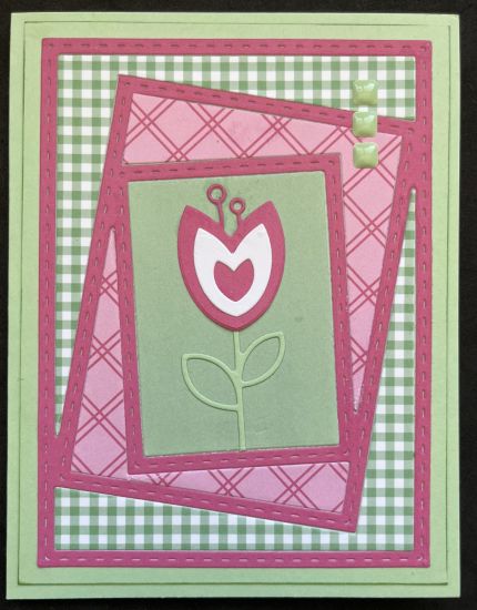 Tulip in a tilted rectangle
A tulip in the tilted rectangle frame
Keywords: tulips tilted rectangles