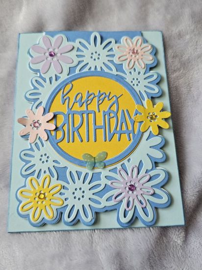 1000051875
Keywords: Floral Happy Birthday Drop-in A2 Card Die Set